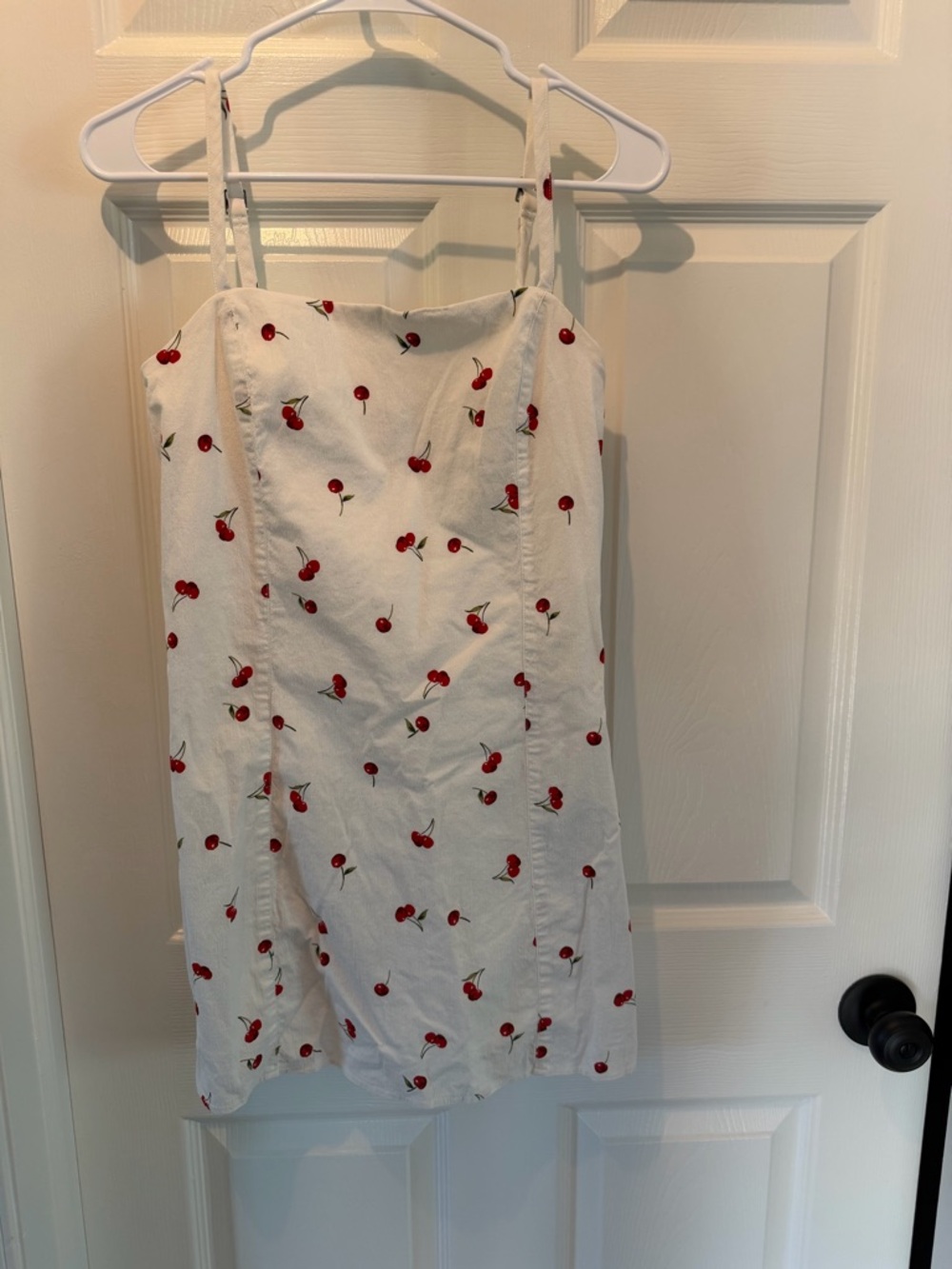 Abercrombie Seamed stretch skort cherry pattern